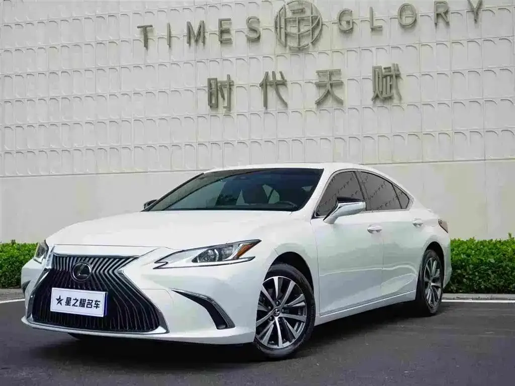 Lexus ES — фото 1