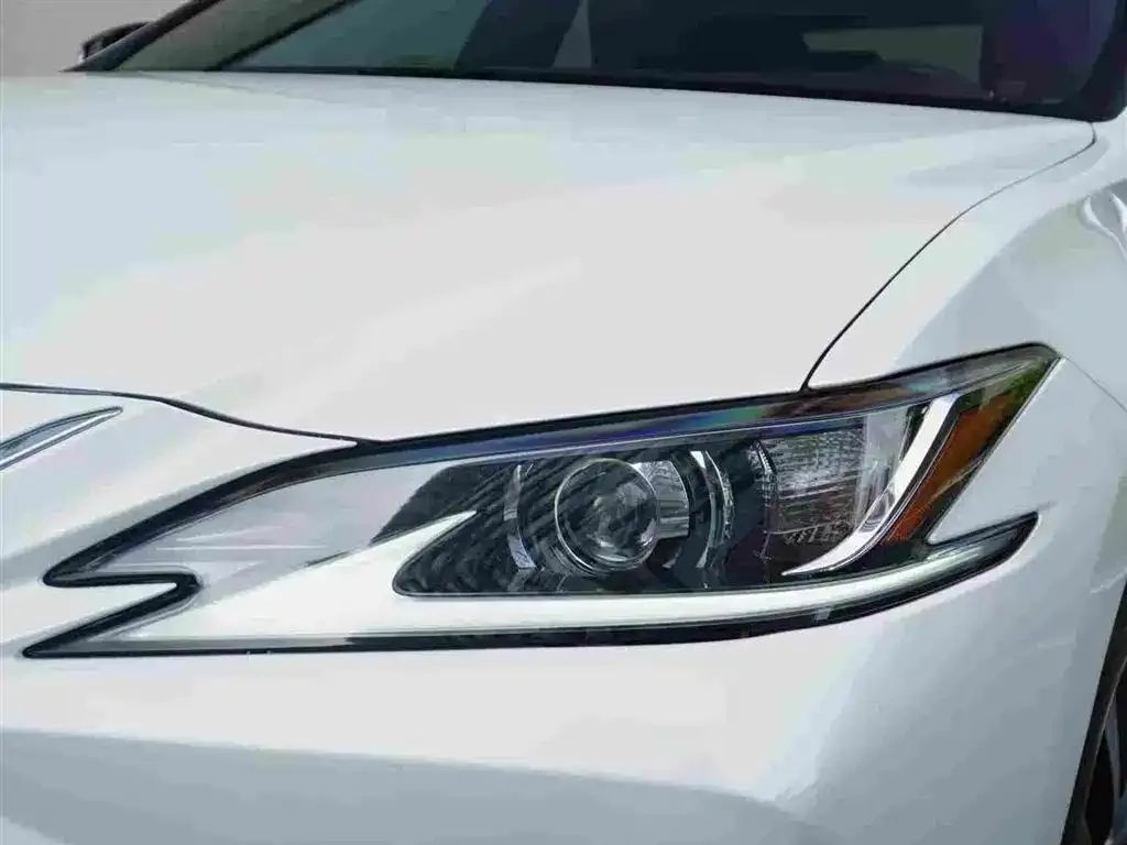 Lexus ES — фото 4