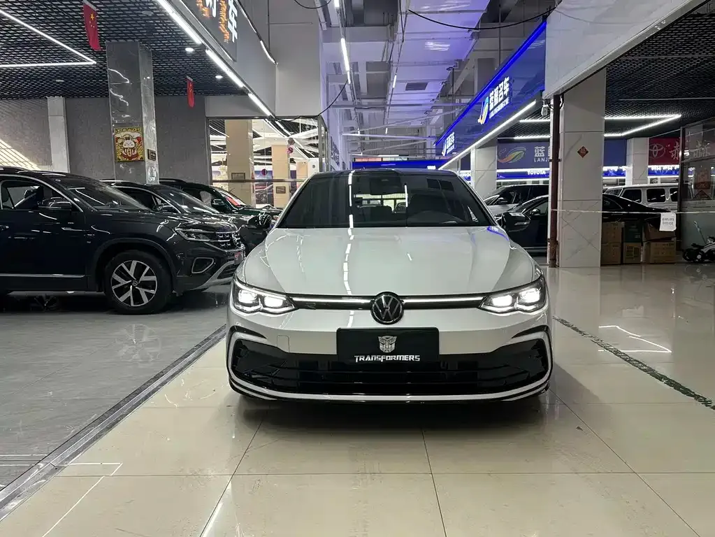 Volkswagen Golf — фото 10