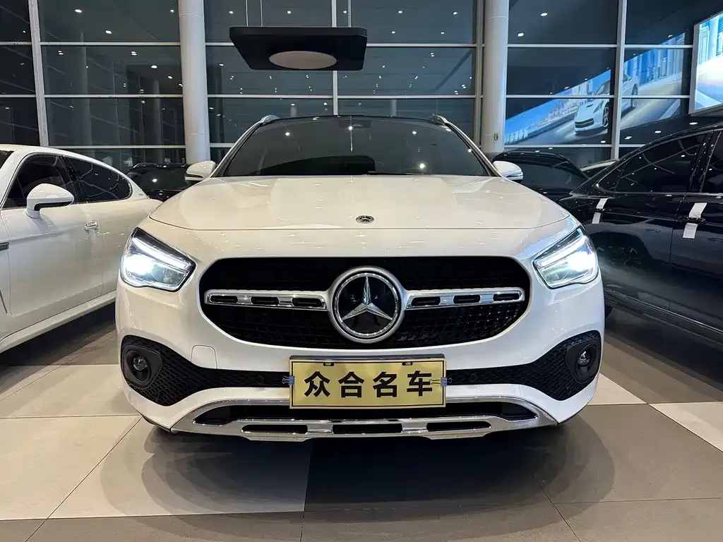 Mercedes-Benz GLA — фото 10