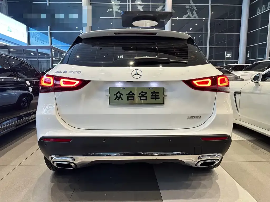 Mercedes-Benz GLA — фото 6