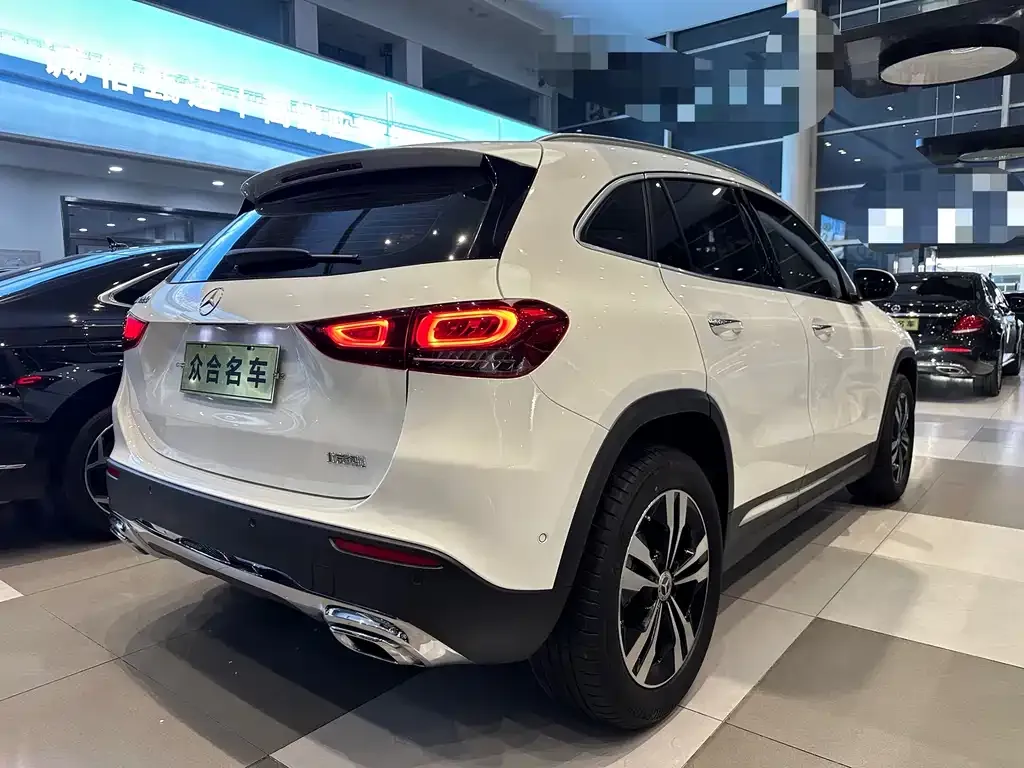 Mercedes-Benz GLA — фото 9