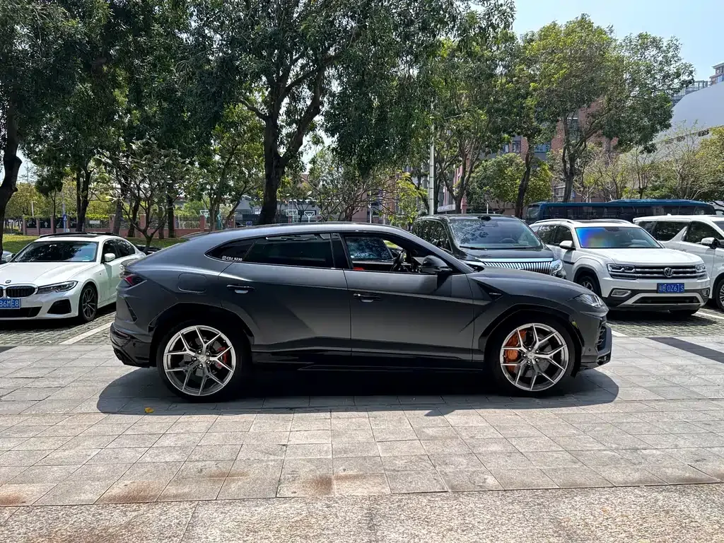 Lamborghini Urus 2023 из CN, фото 7
