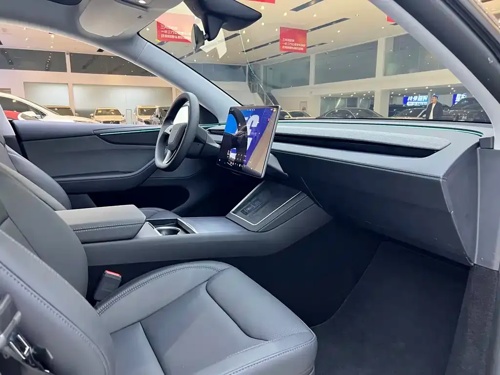 Tesla Model Y 2025 из CN, фото 3