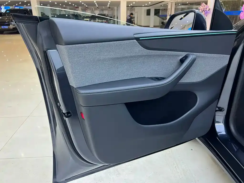 Tesla Model Y 2025 из CN, фото 10