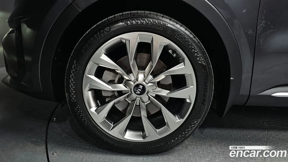 Kia Sorento — фото 9