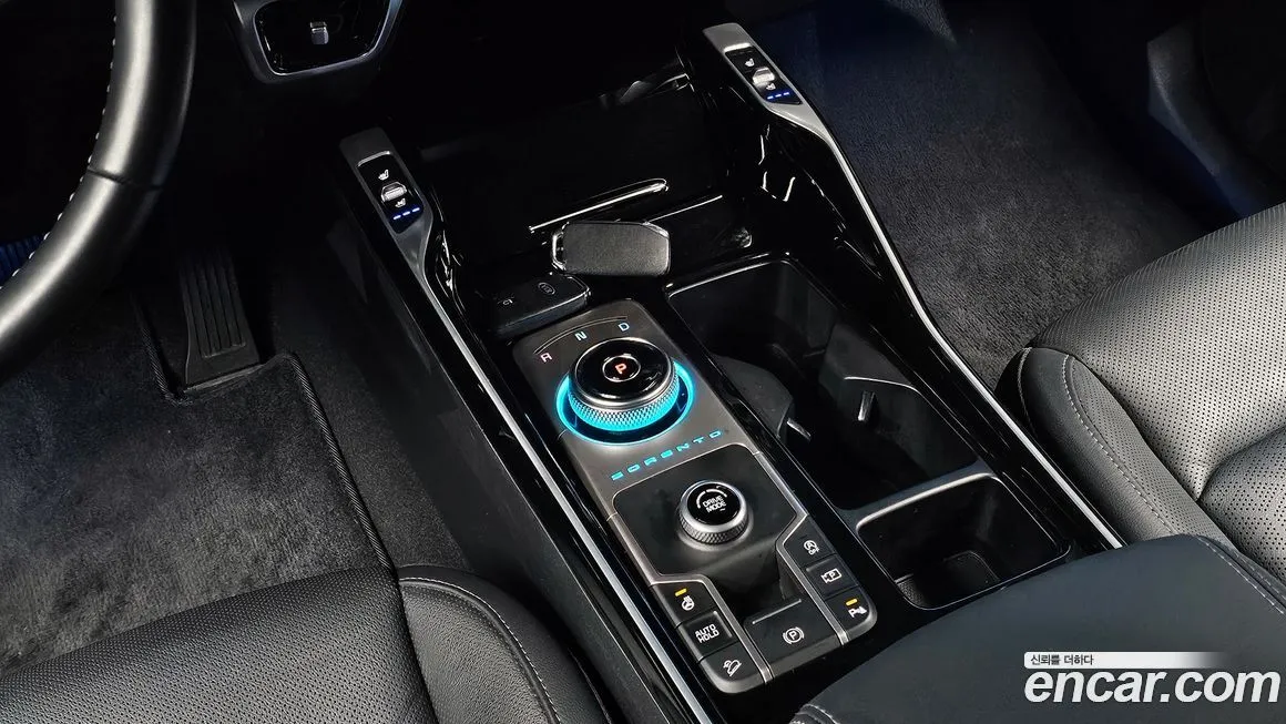 Kia Sorento — фото 10