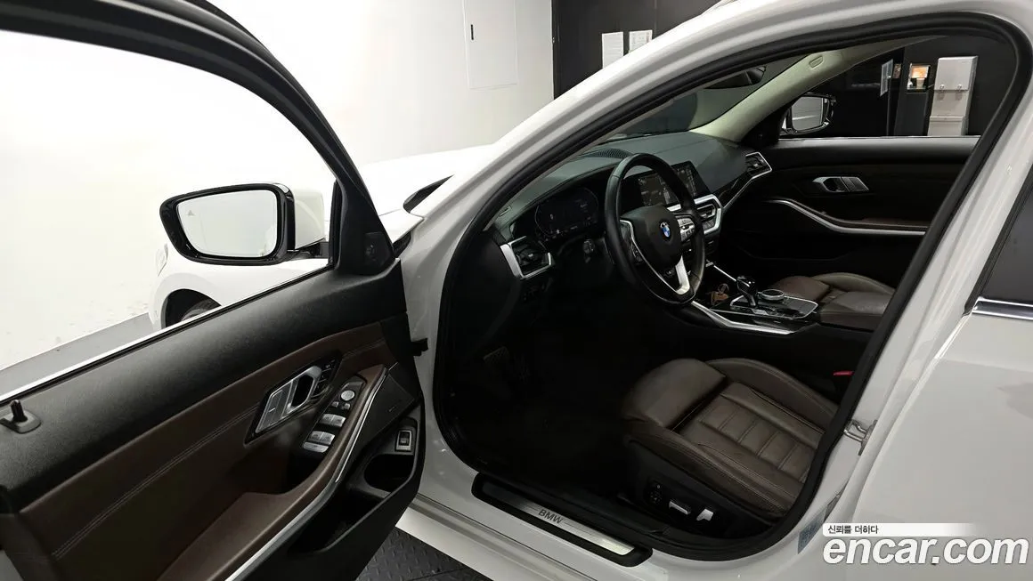 BMW 3-Series 2021 из KR, фото 3