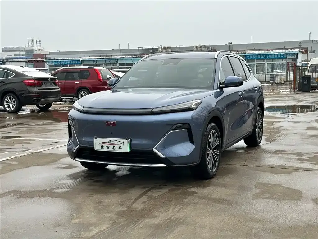 Geely 银河星舰7 — фото 1
