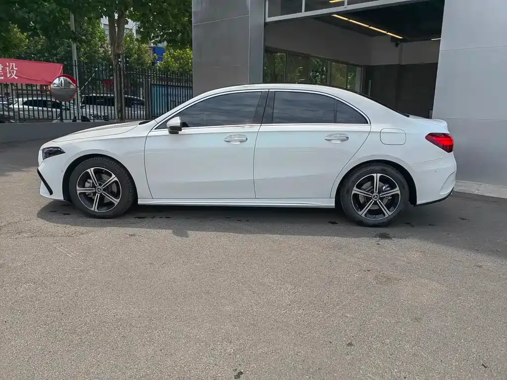 Mercedes-Benz A-Class 2023 из CN, фото 3