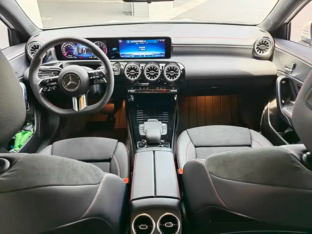 Mercedes-Benz A-Class 2023 из CN, фото 2