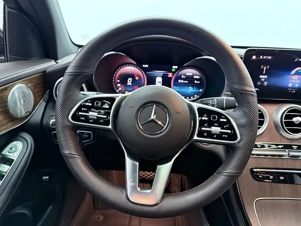 Mercedes-Benz GLC — фото 9