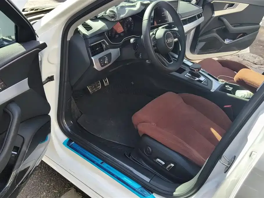 Audi A4L 2024 из CN, фото 3