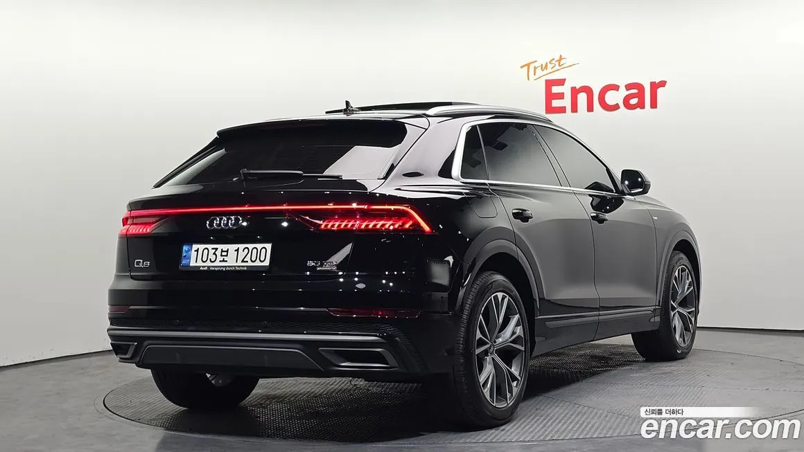 Audi Q8 2021 из KR, фото 3