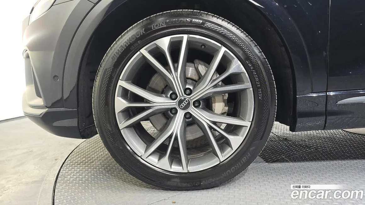 Audi Q8 2021 из KR, фото 7