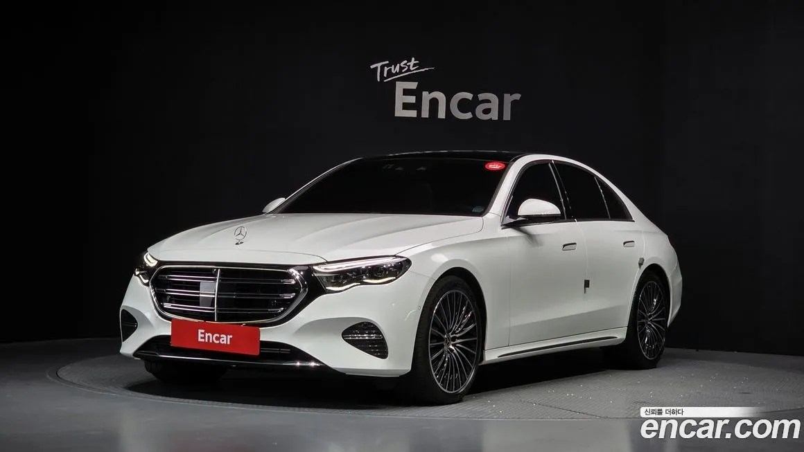 Mercedes-Benz E-Class — фото 1