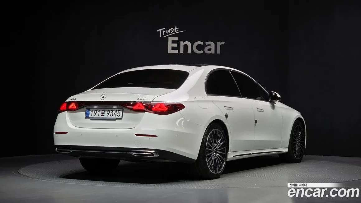 Mercedes-Benz E-Class — фото 3