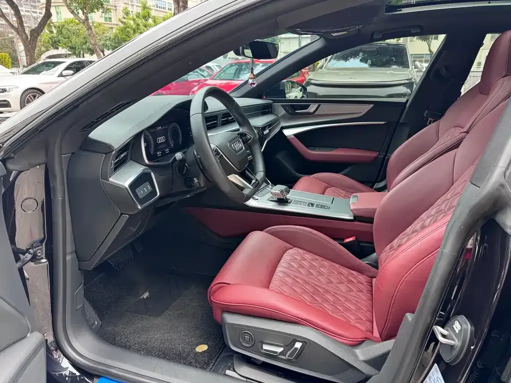 Audi A7L 2023 из CN, фото 6