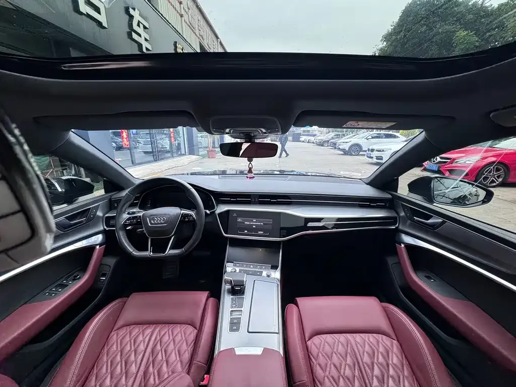Audi A7L 2023 из CN, фото 2