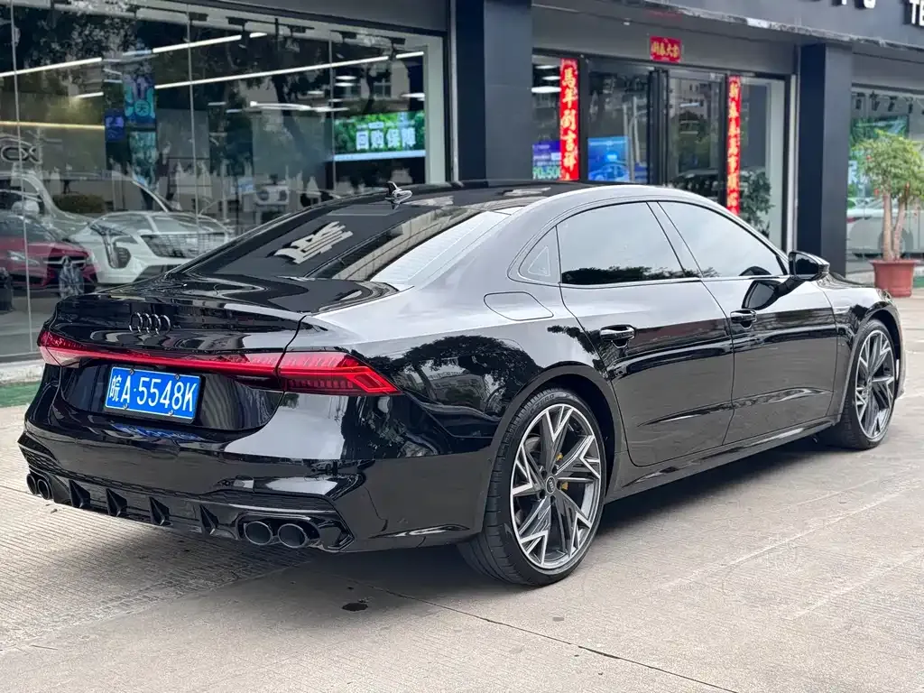 Audi A7L 2023 из CN, фото 4