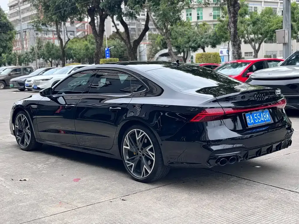 Audi A7L 2023 из CN, фото 9