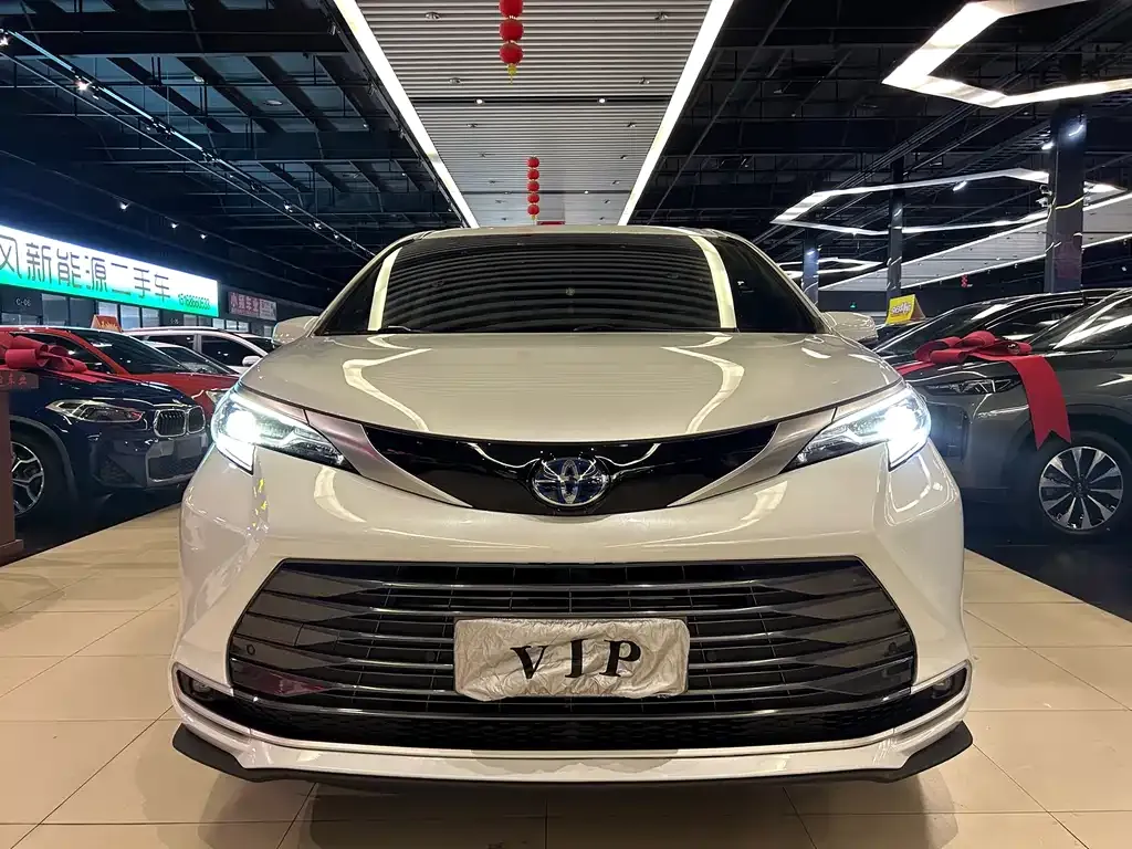 Toyota Sienna 2022 из CN, фото 1