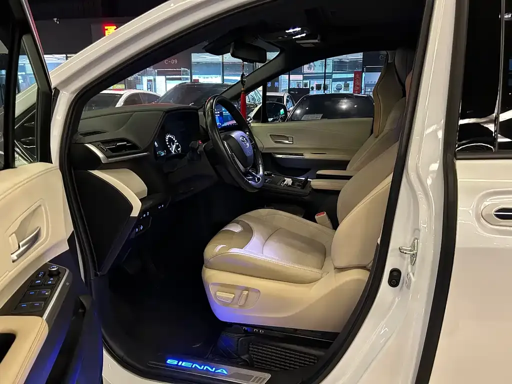 Toyota Sienna 2022 из CN, фото 10