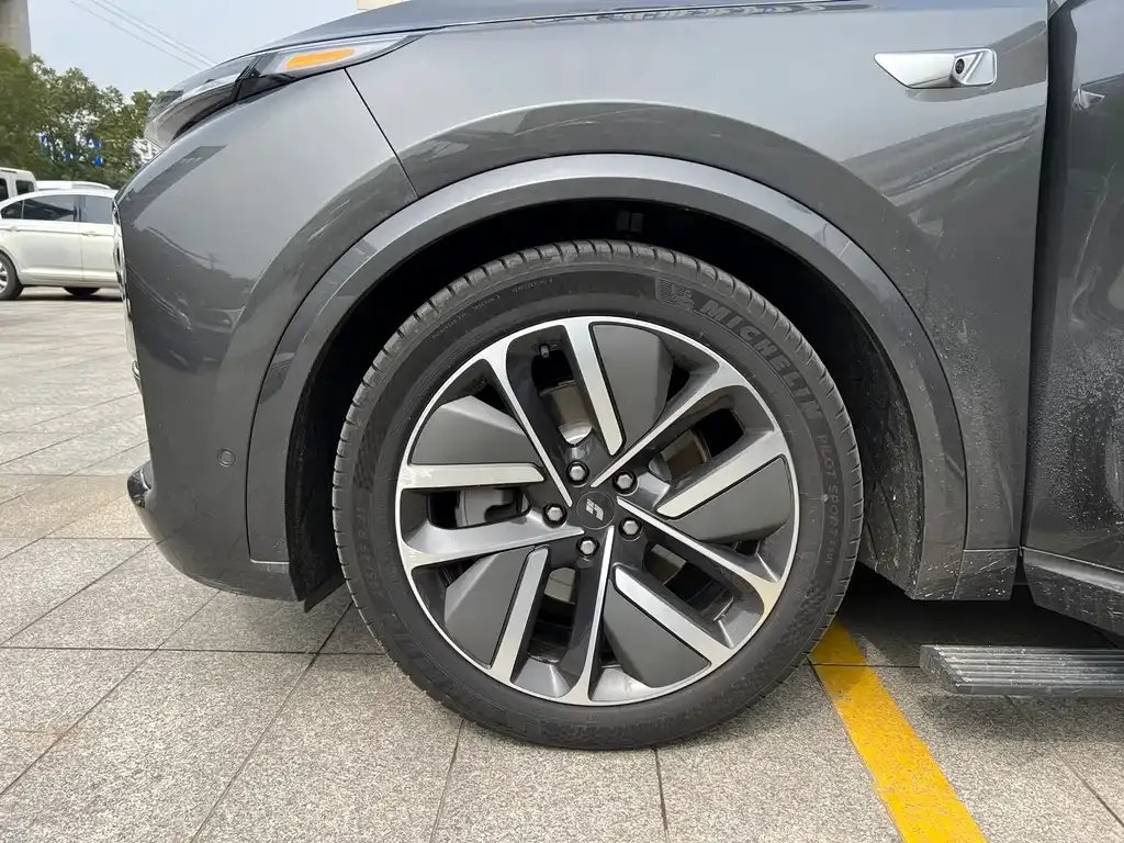 Li Auto L8 2025 из CN, фото 6