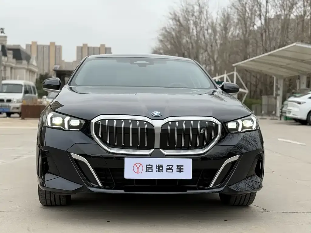 BMW i5 — фото 7