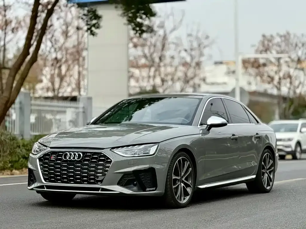 Audi S4