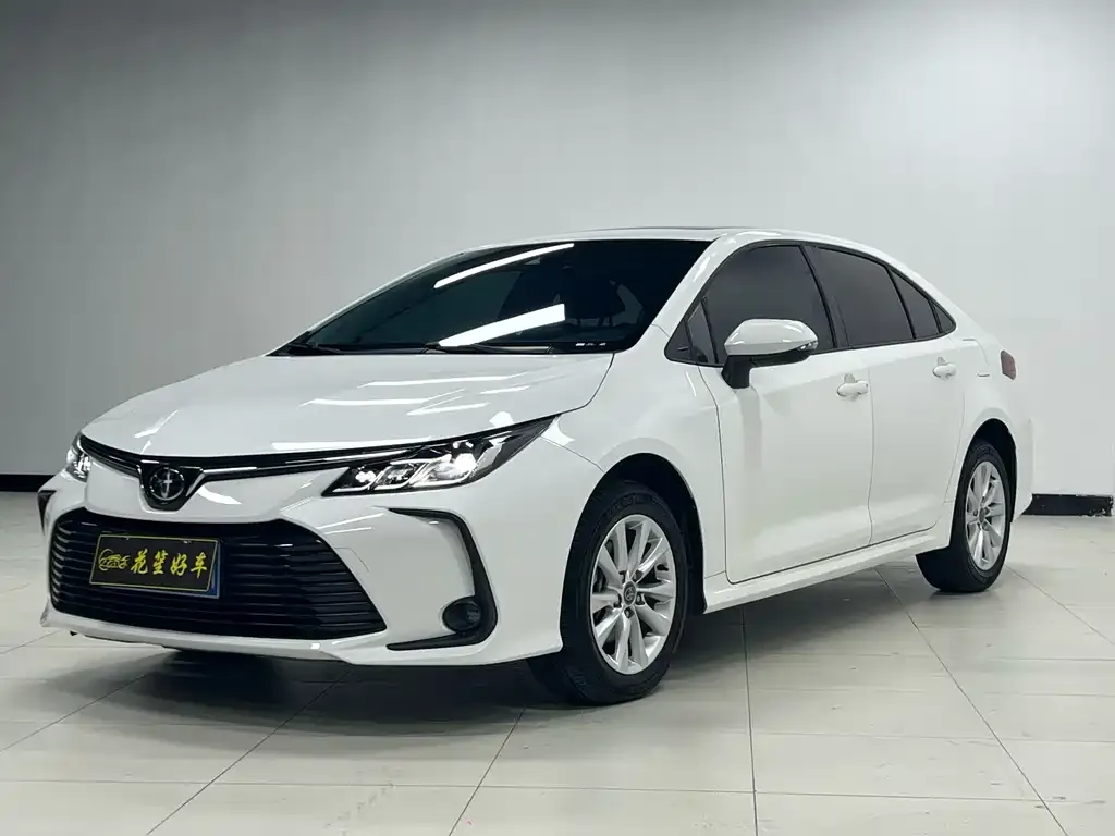 Toyota Corolla 2023 из CN, фото 1
