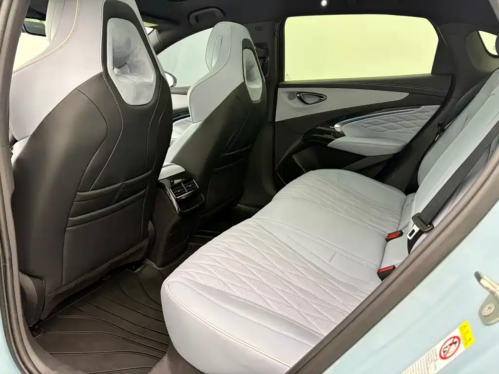 BYD Seal — фото 9