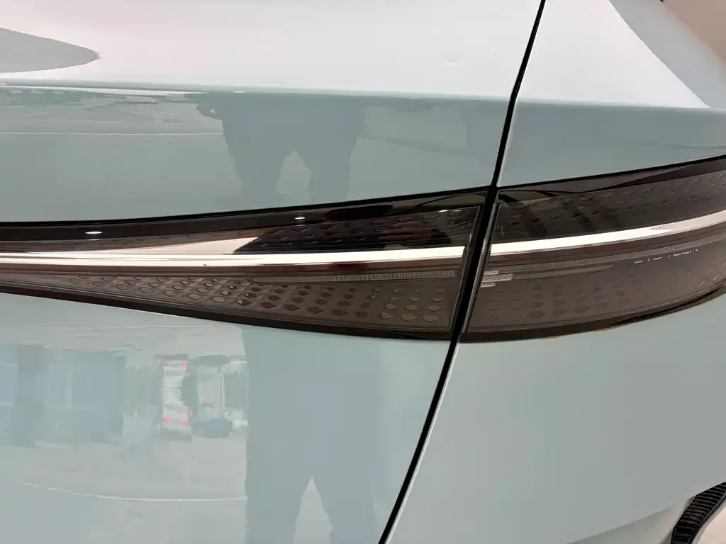 BYD Seal — фото 4