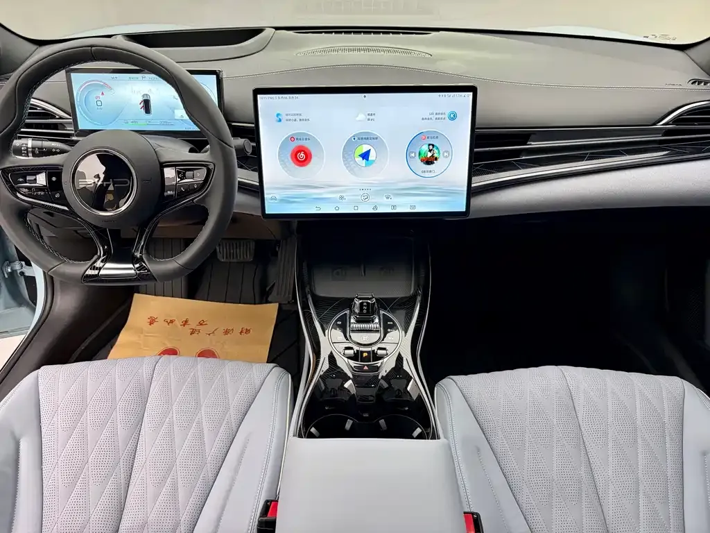 BYD Seal — фото 10
