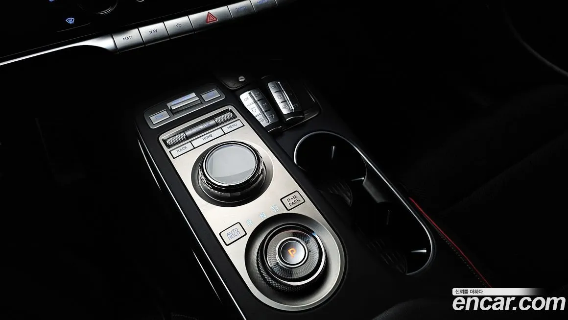 Genesis GV70 — фото 2