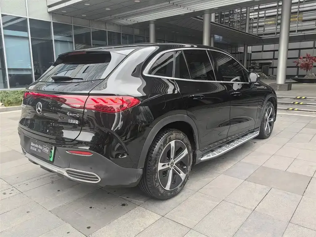 Mercedes-Benz EQE SUV — фото 10