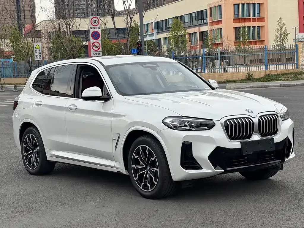 BMW iX3 — фото 10