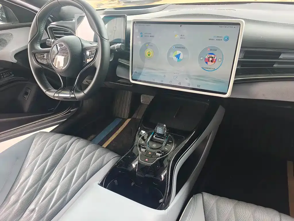 BYD Seal — фото 10