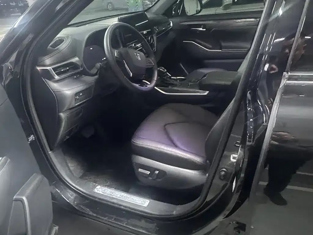 Toyota Crown Kluger 2025 из CN, фото 6