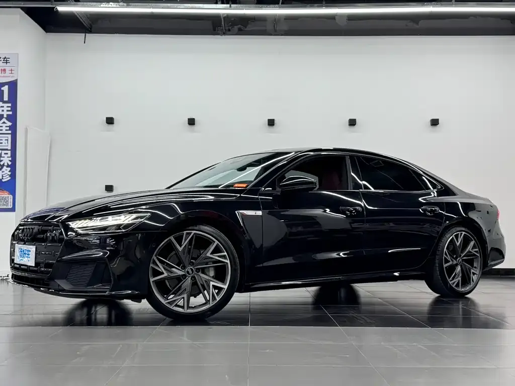 Audi A7L — фото 1