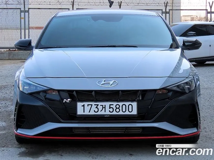 Hyundai AVANTE — фото 1