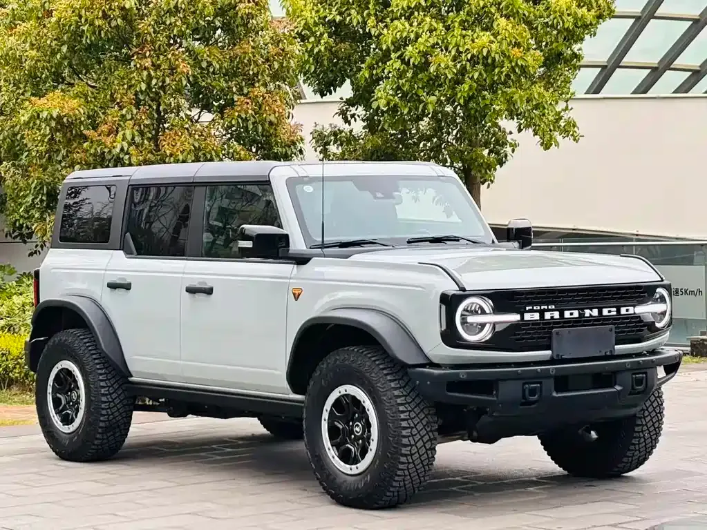 Ford Bronco — фото 10