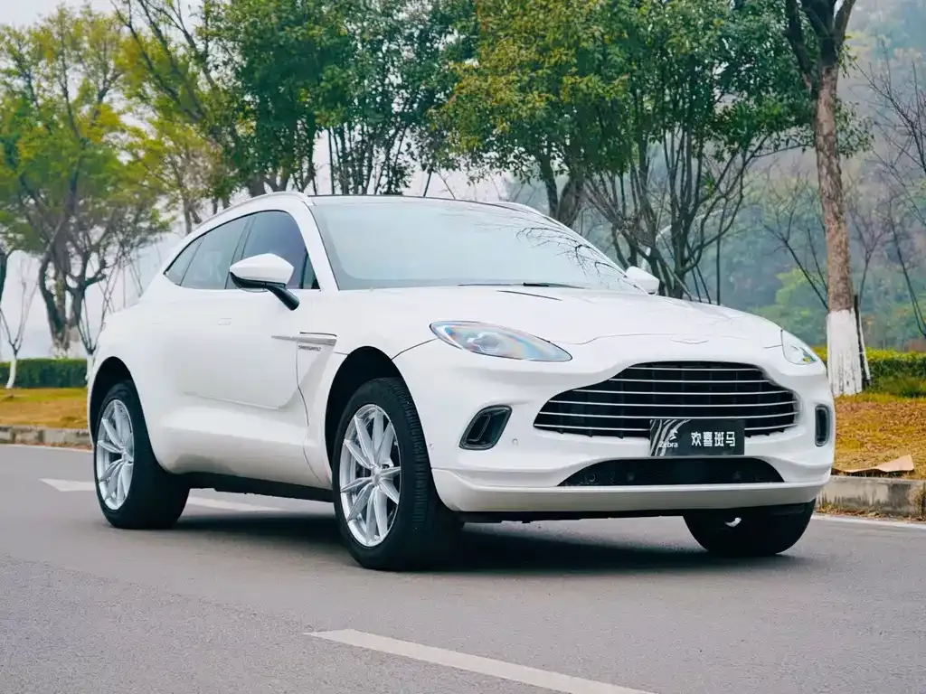 Aston Martin DBX