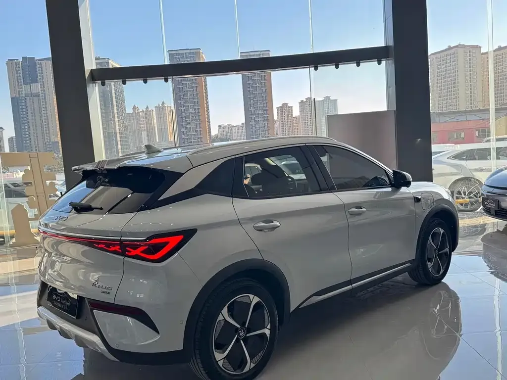 BYD Yuan Plus — фото 4
