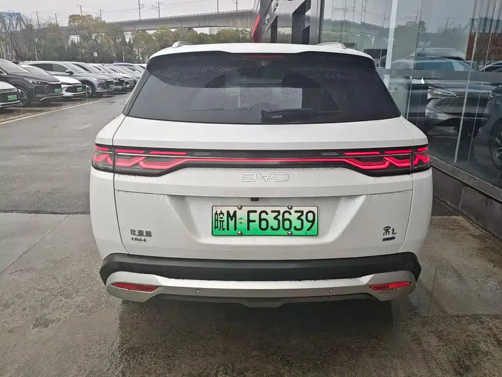 BYD L DM-i — фото 4