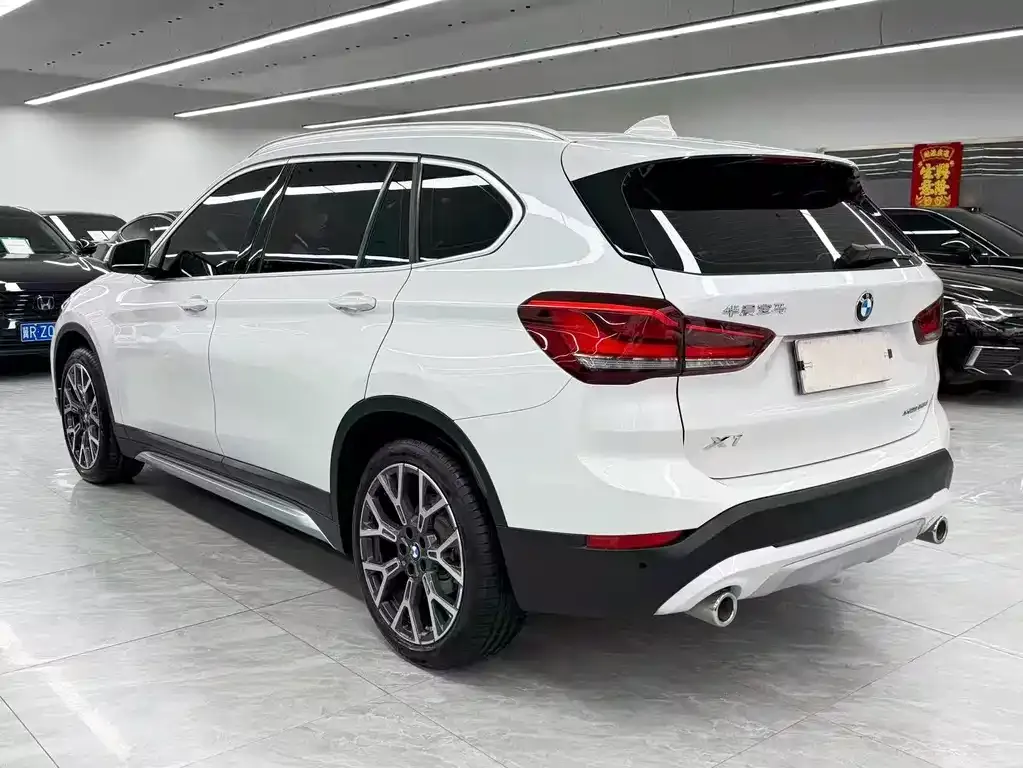 BMW X1 — фото 9