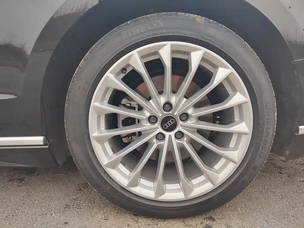 Audi A8 2022 из CN, фото 5