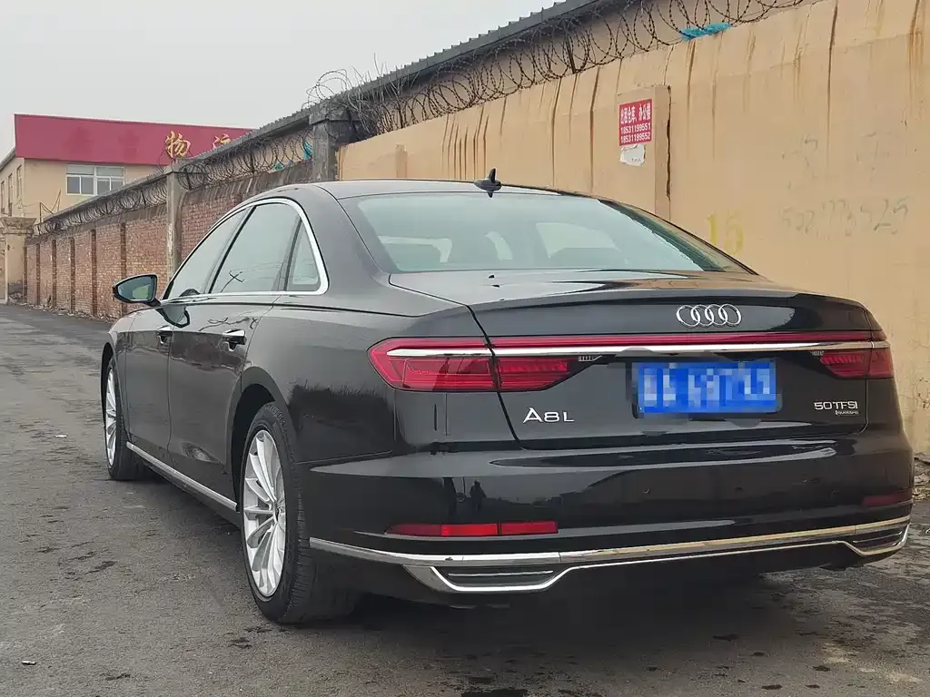 Audi A8 2022 из CN, фото 10
