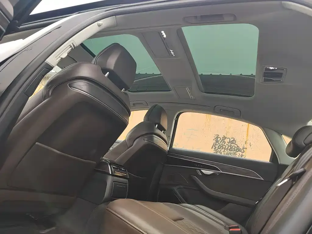 Audi A8 2022 из CN, фото 9