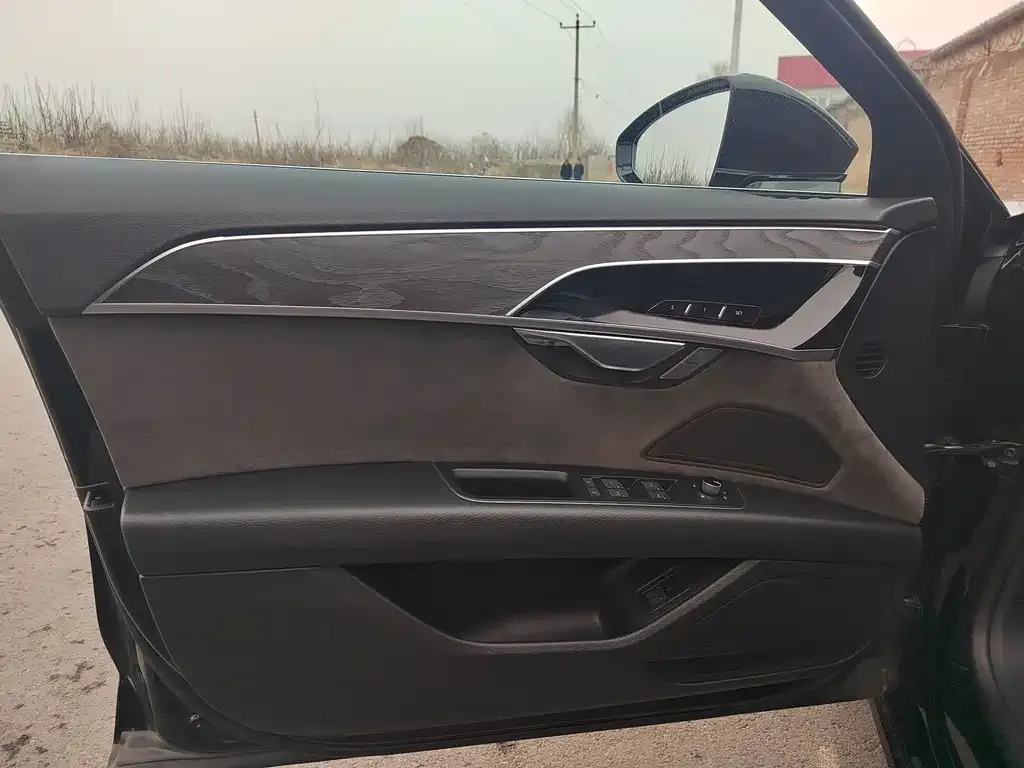 Audi A8 2022 из CN, фото 6